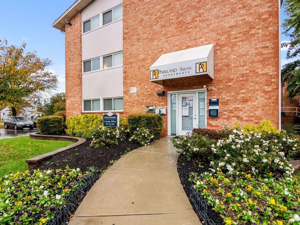Photos / Videos for Parkland Square Apartments in Forestville, MD 20747.